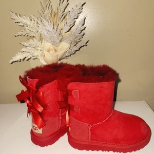 Ugg bailey bow boots toddler size 7 or 10